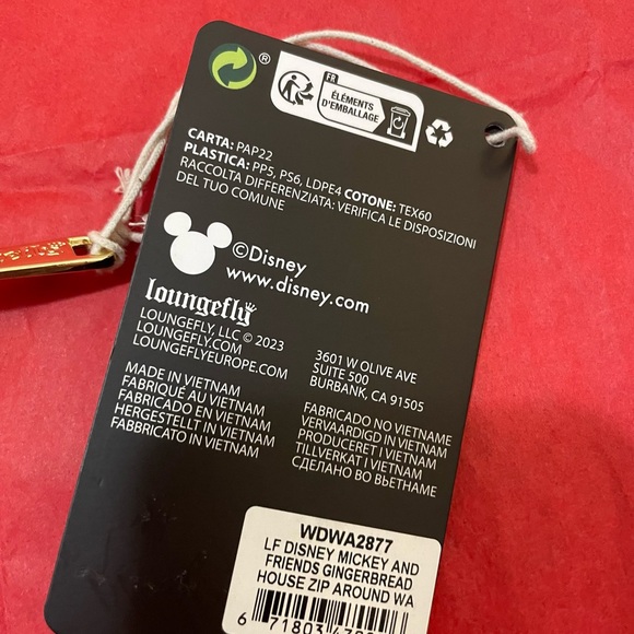 Loungefly Mickey & Friends Gingerbread House Zip Wallet,vegan leather - Picture 8 of 12